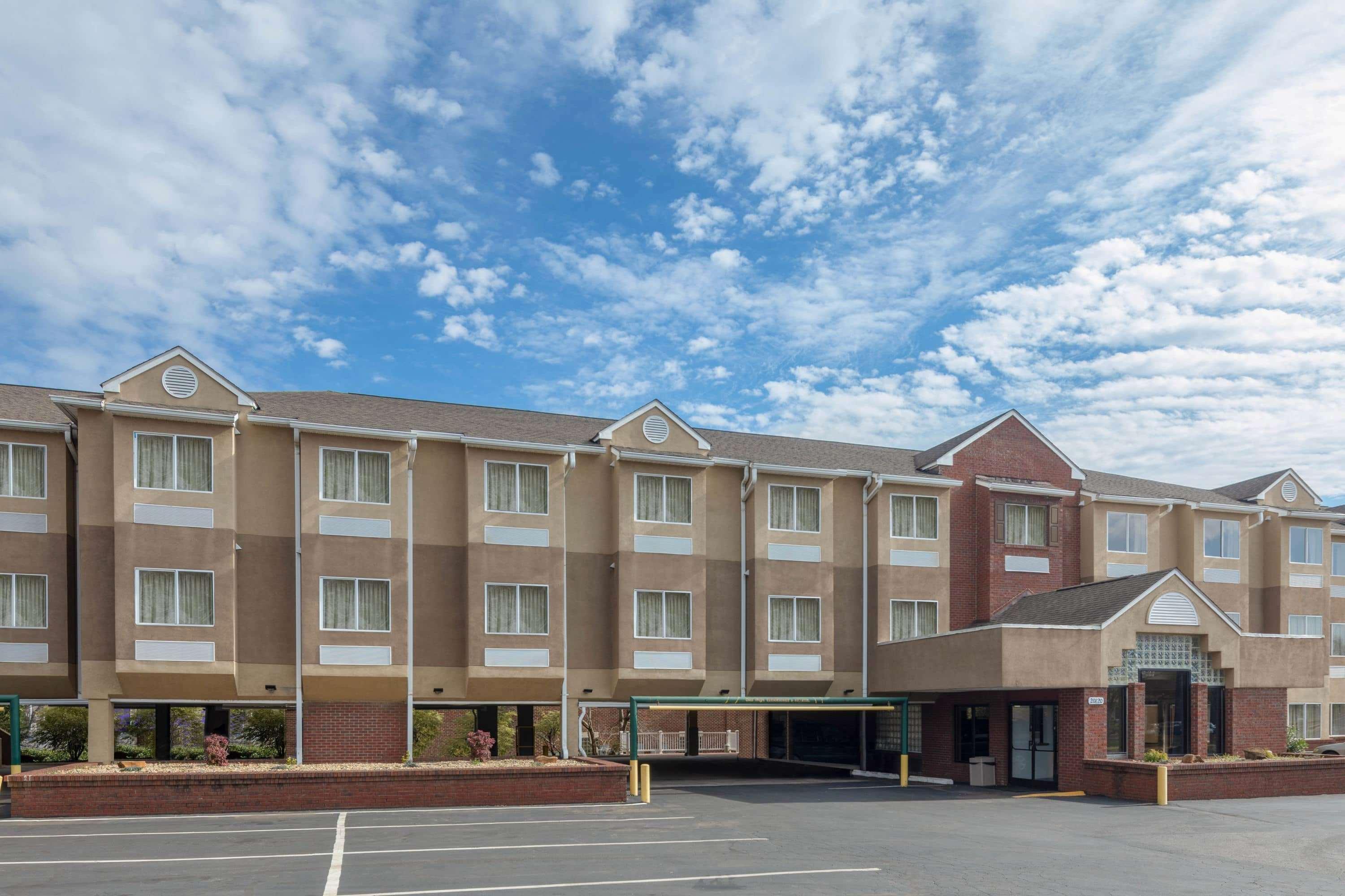 Microtel Inn By Wyndham Lake Norman Cornelius Exteriör bild