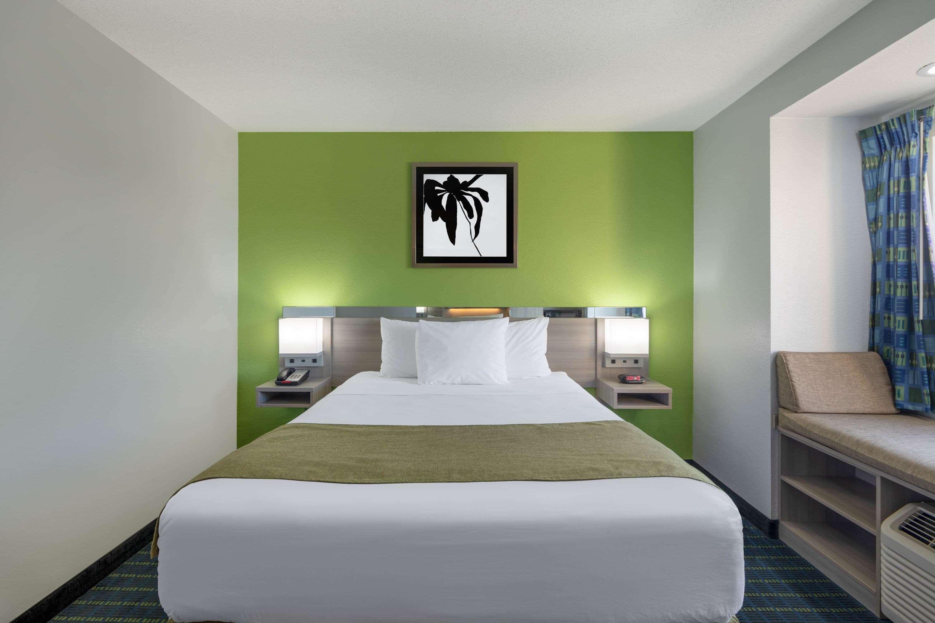 Microtel Inn By Wyndham Lake Norman Cornelius Exteriör bild