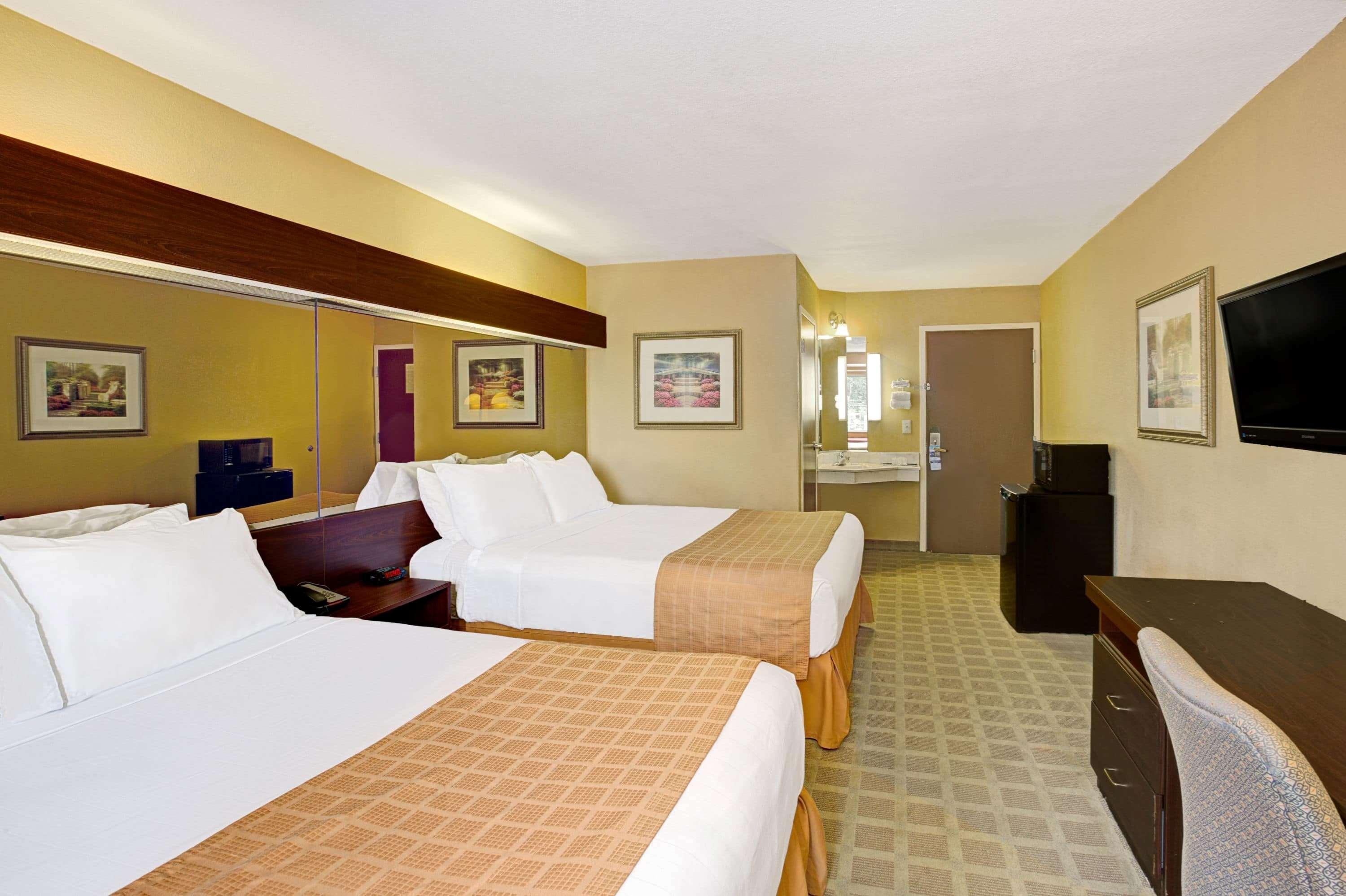 Microtel Inn By Wyndham Lake Norman Cornelius Exteriör bild