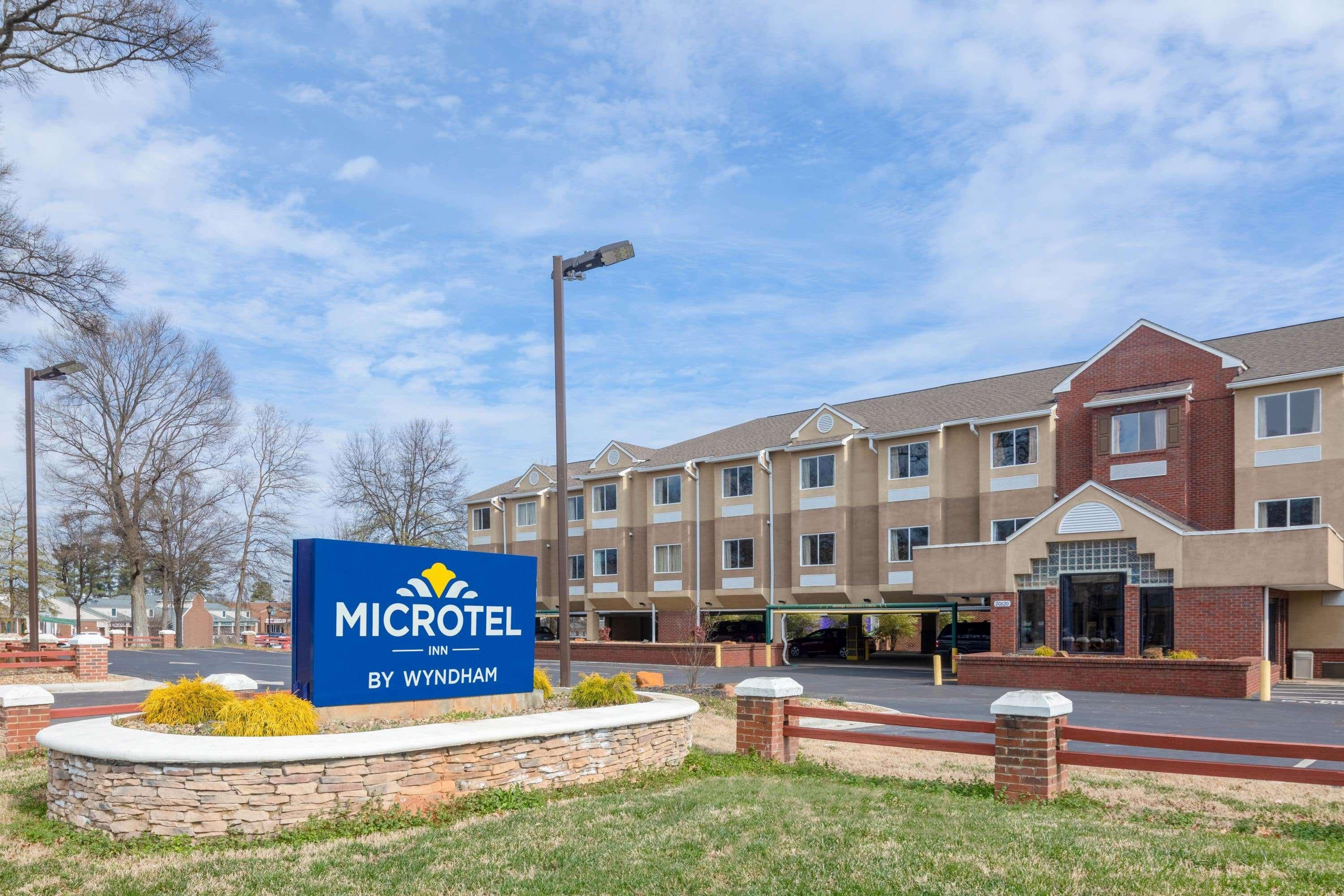 Microtel Inn By Wyndham Lake Norman Cornelius Exteriör bild