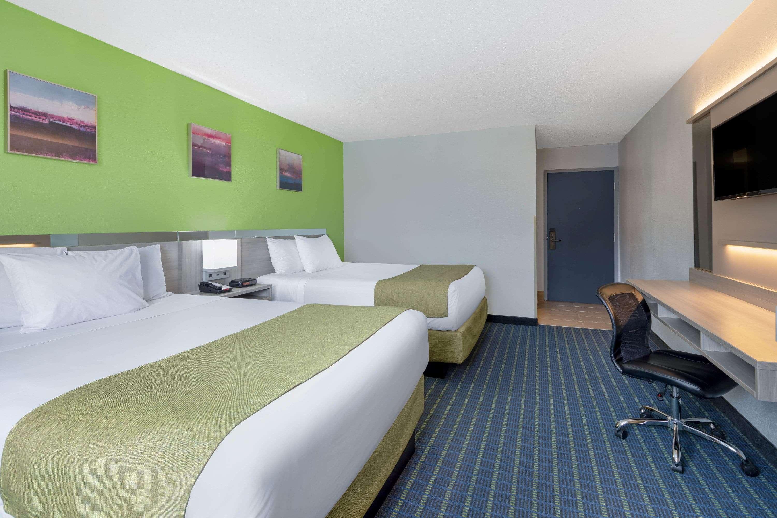 Microtel Inn By Wyndham Lake Norman Cornelius Exteriör bild