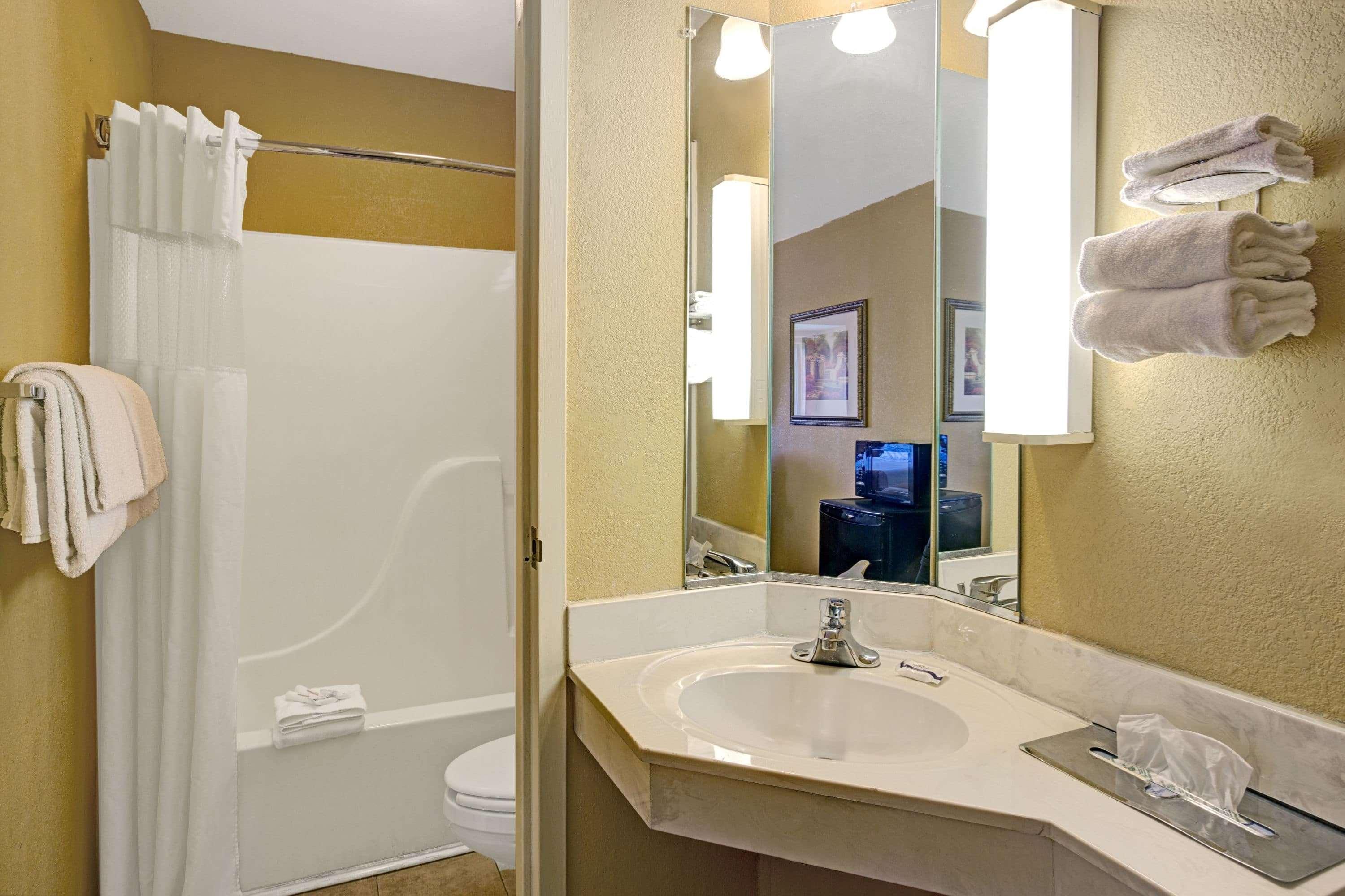 Microtel Inn By Wyndham Lake Norman Cornelius Exteriör bild