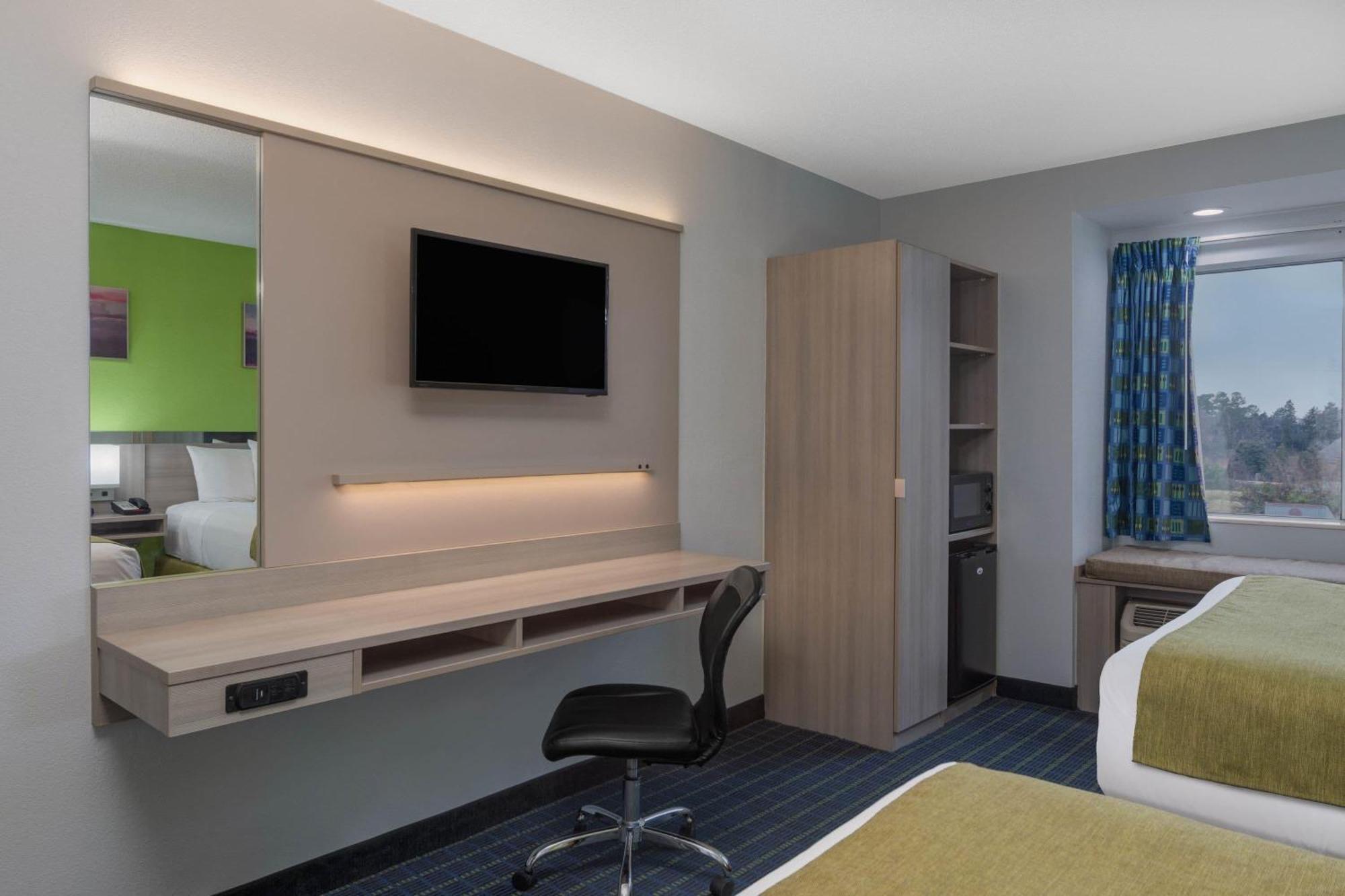 Microtel Inn By Wyndham Lake Norman Cornelius Exteriör bild