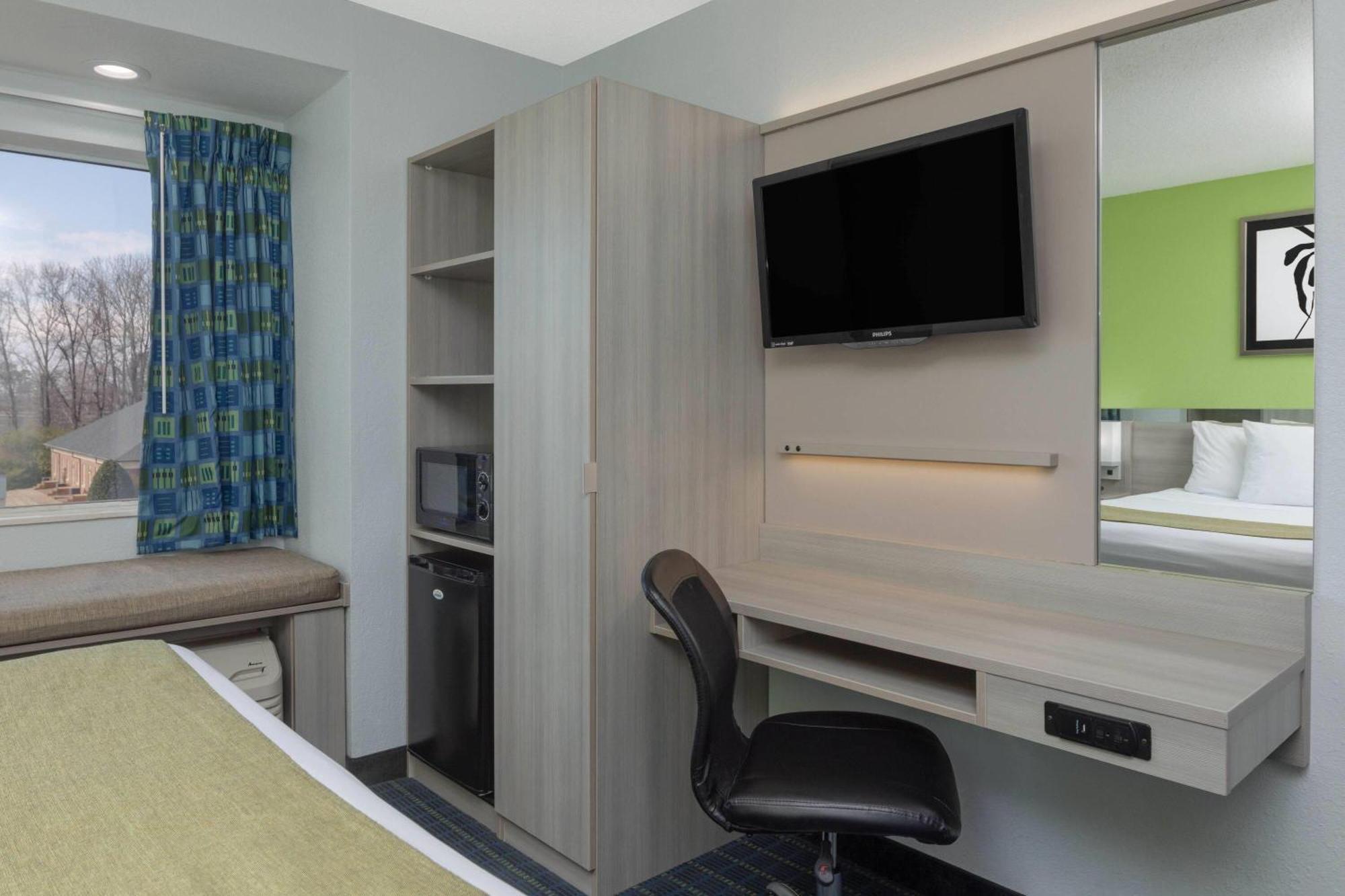 Microtel Inn By Wyndham Lake Norman Cornelius Exteriör bild