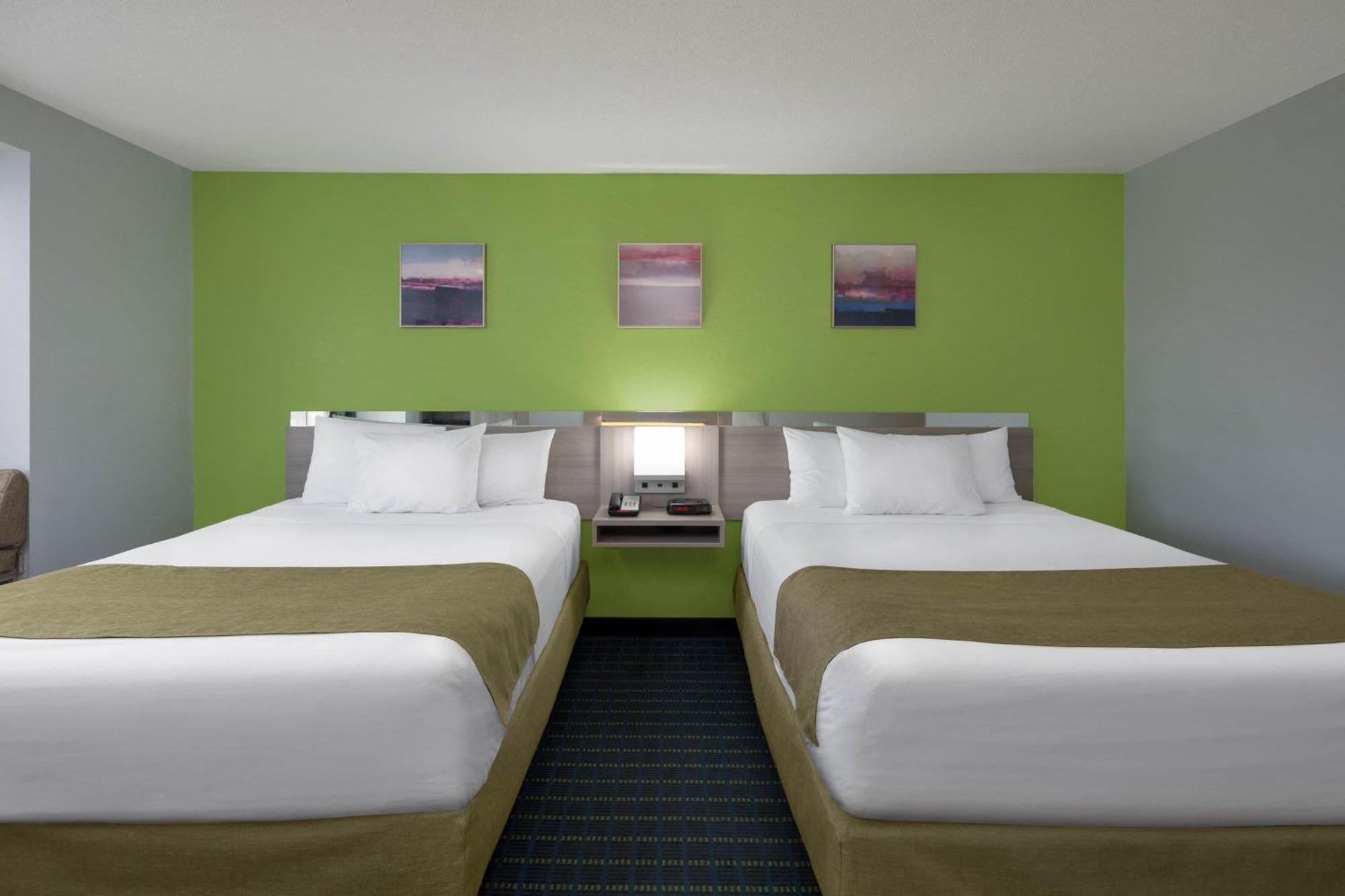 Microtel Inn By Wyndham Lake Norman Cornelius Exteriör bild