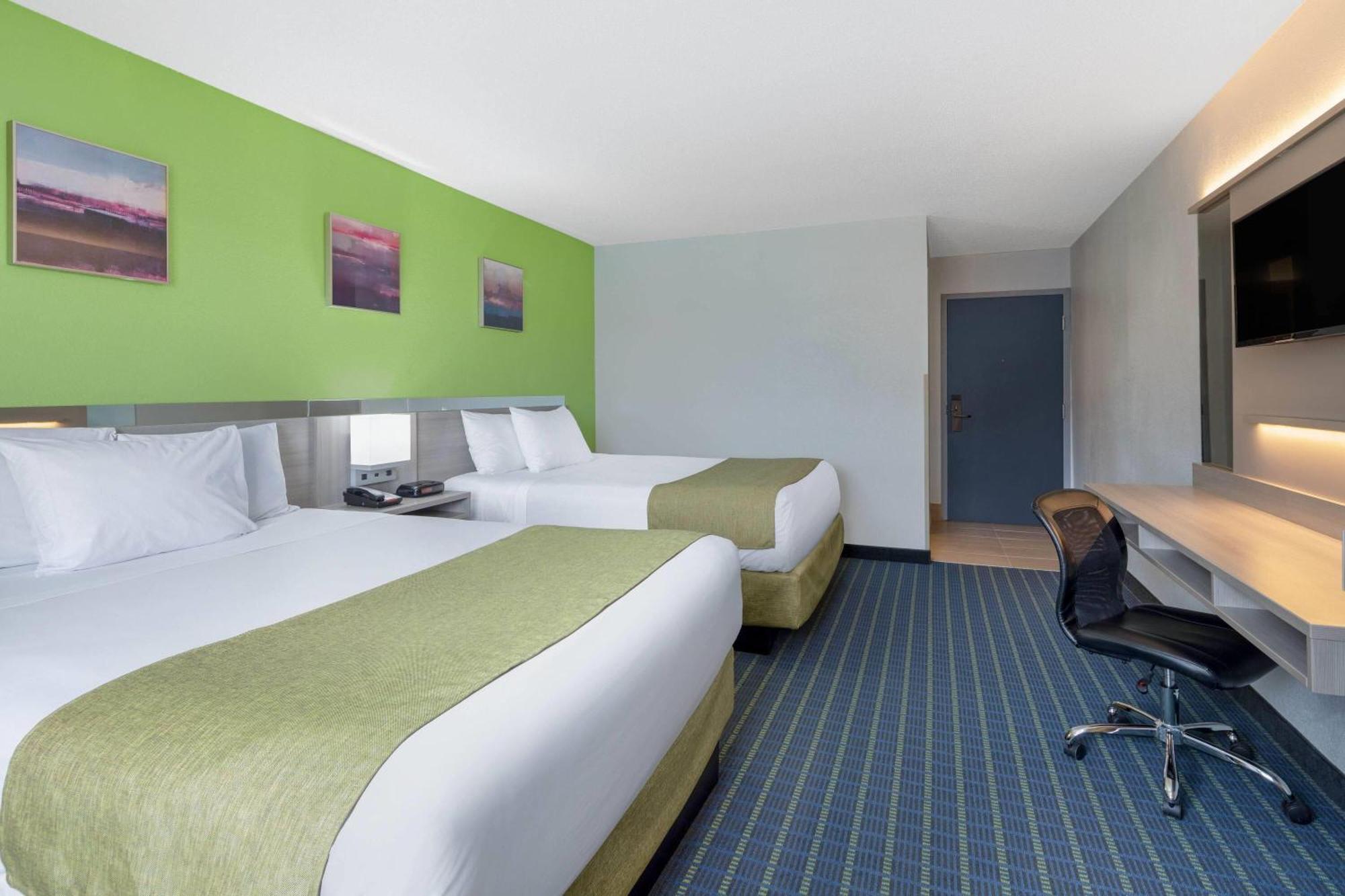 Microtel Inn By Wyndham Lake Norman Cornelius Exteriör bild